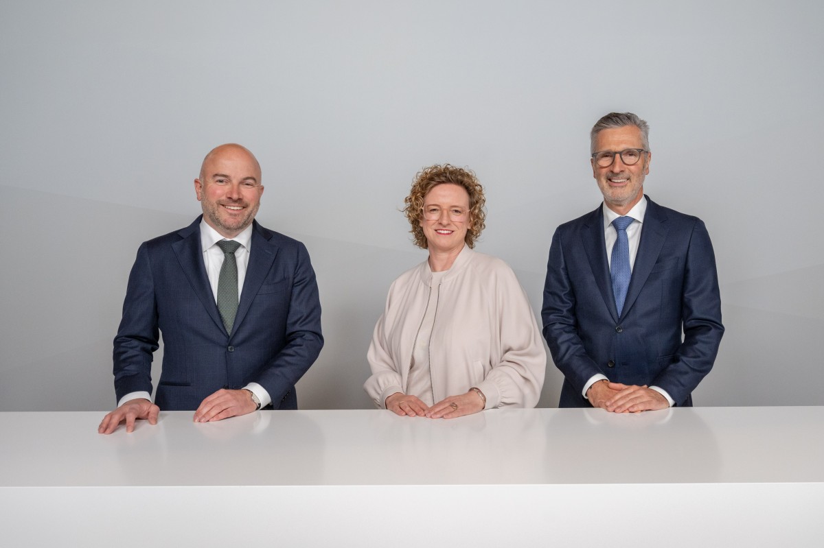 Ralf Schaich, Mitglied der Konzernführung der Würth-Gruppe, Sigrid Schneider, Pressesprecherin der Würth-Gruppe, und Robert Friedmann, Sprecher der Konzernführung der Würth-Gruppe, bei der Bilanzpressekonferenz 2026.